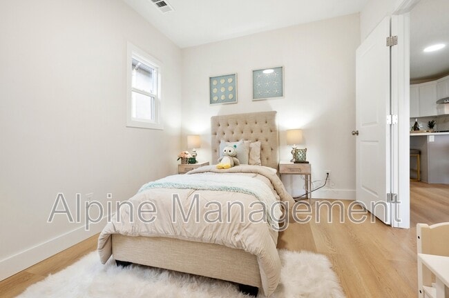 Building Photo - 830 47th St