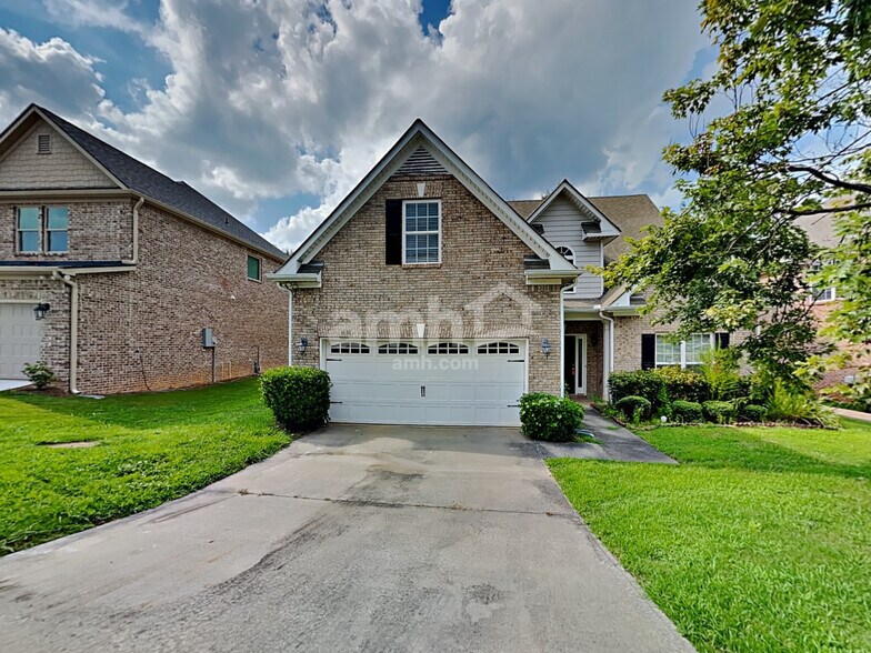 Primary Photo - 907 Yancey Ct