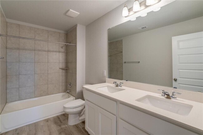 Building Photo - 2205 Limestone Lake Dr