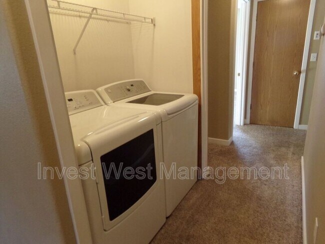 Building Photo - 1210 NE 163rd Ct