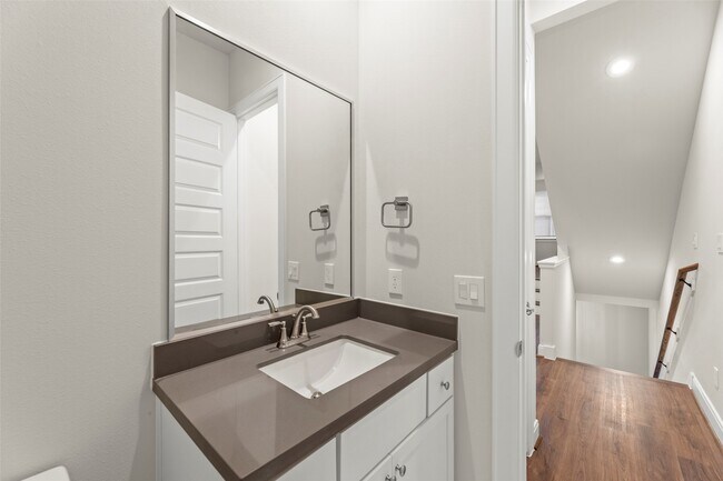 Building Photo - 2718 Grand Fountains Dr