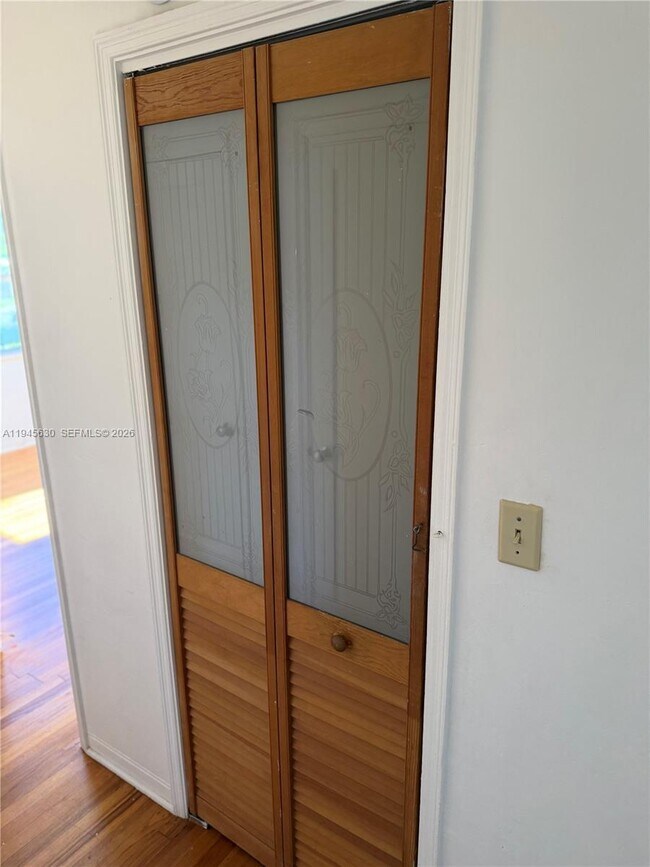 Building Photo - 715 NE 91st St