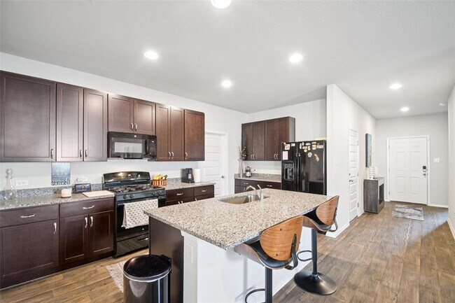 Building Photo - 5525 Sacra Cv