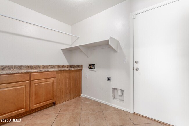 Building Photo - 74 N 224th Ave