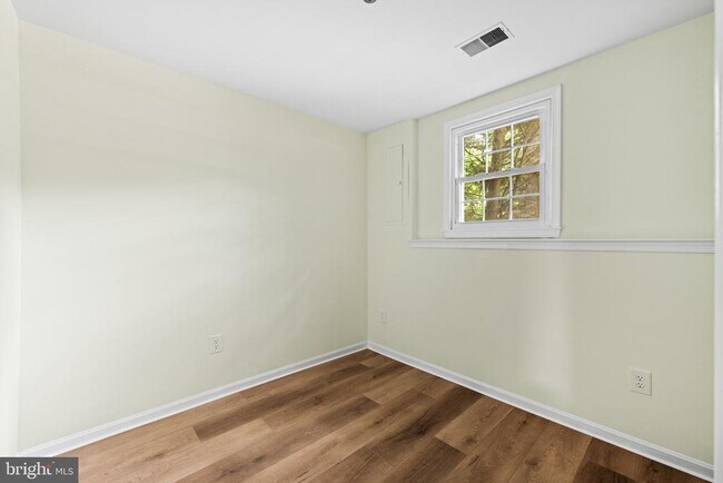 Building Photo - 2615 Chivalry Ct