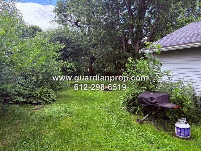 Building Photo - House in Midway Available September 1, Updated Kitchen & Bath, Fenced Yard, 2 Car Garage