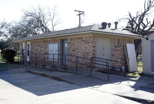 Building Photo - Willows Apartments