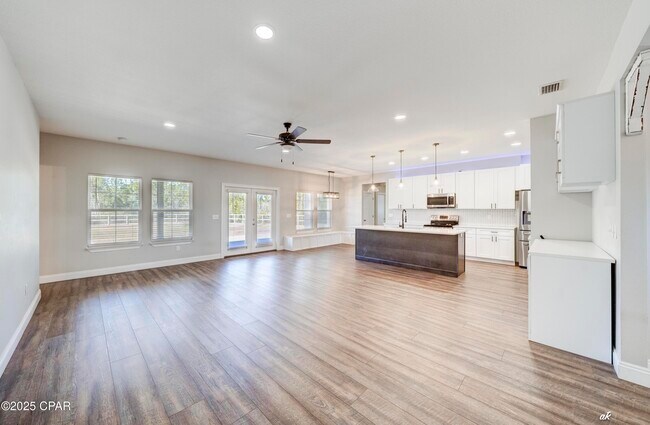 Building Photo - 742 Vista del Sol Ln