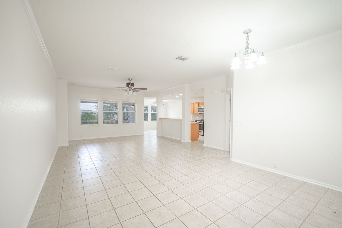 Building Photo - 2619 Amethyst Dr