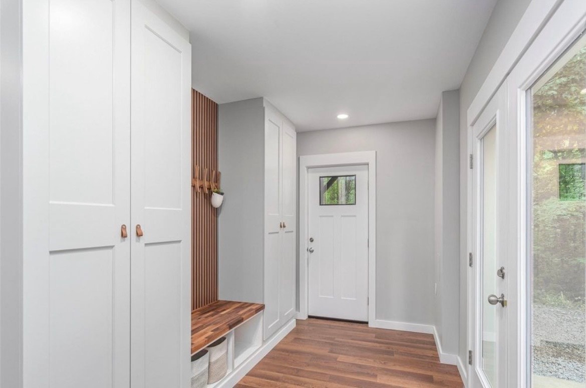 Building Photo - 15 Maplewood Dr