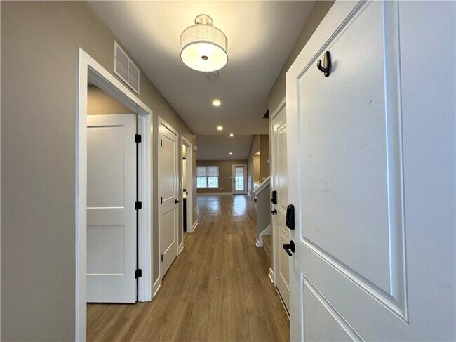 Building Photo - 593 Championship Dr