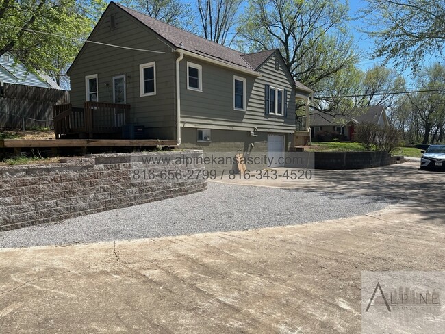 Building Photo - Northland Home, Amazing Detached Garage/Shop!