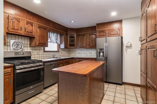 Building Photo - 18 Brandywine Dr