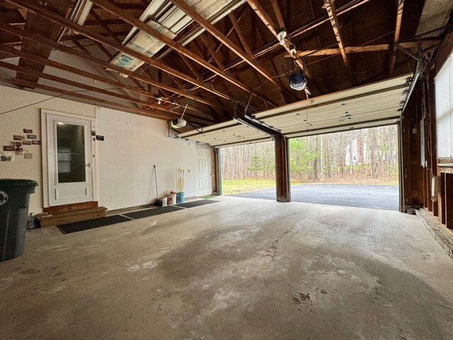 Building Photo - 246 Church Rd
