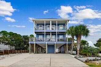 Building Photo - Near the Sugar Beaches of Gulf Shores!