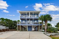 Building Photo - Near the Sugar Beaches of Gulf Shores!