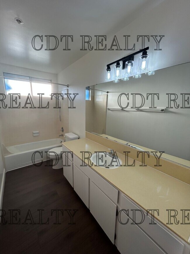 Building Photo - 717-725 California Street