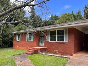Building Photo - 704 Lake Condy Rd