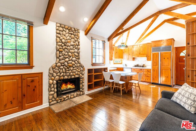 Building Photo - 2771 Club Dr