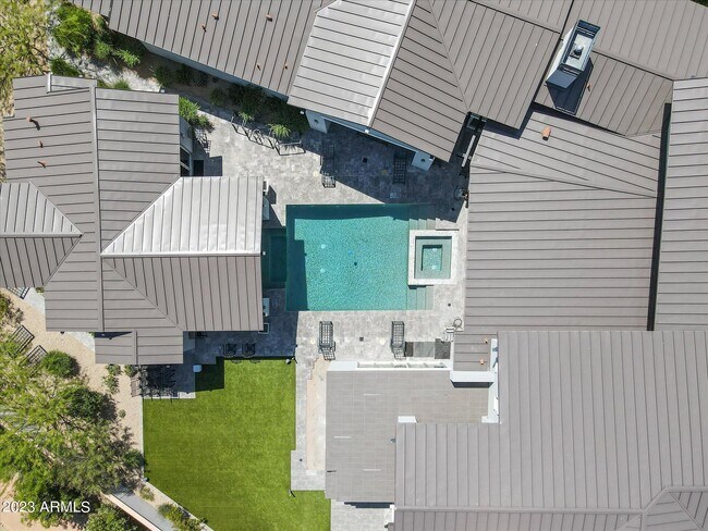 Building Photo - 9979 E Toms Thumb