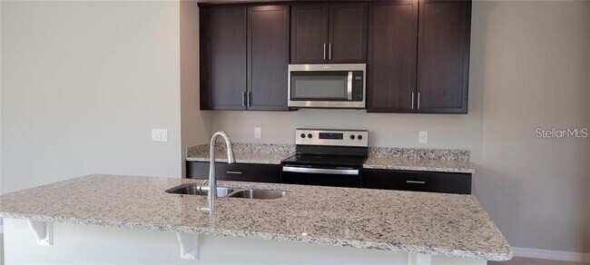Building Photo - 3254 Bella Vista Dr