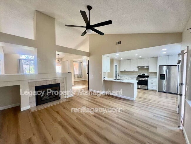 Building Photo - 413 Donaldson Ct