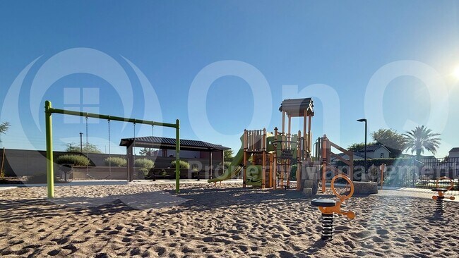 Building Photo - 708 N Bay Dr