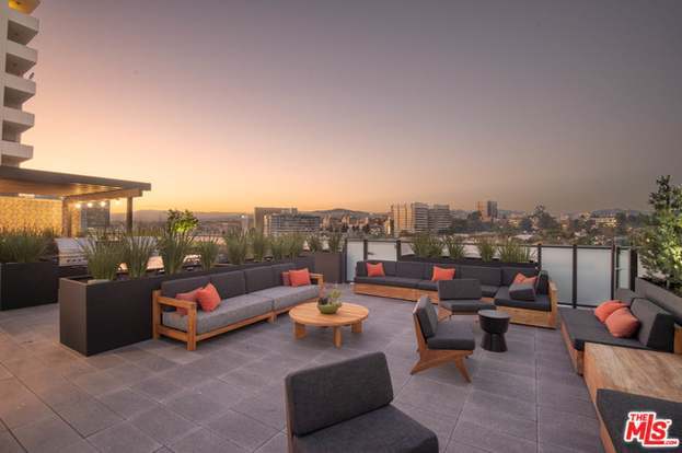 Building Photo - 10777 Wilshire Blvd