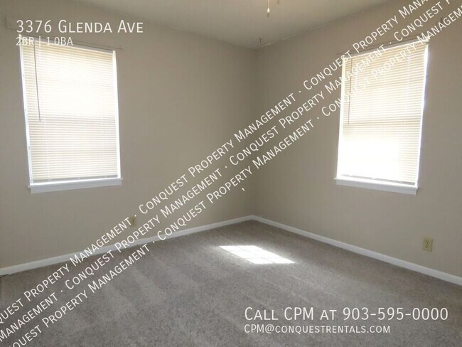 Building Photo - Water Paid! Cozy 2 Bedroom Duplex w/Fenced...