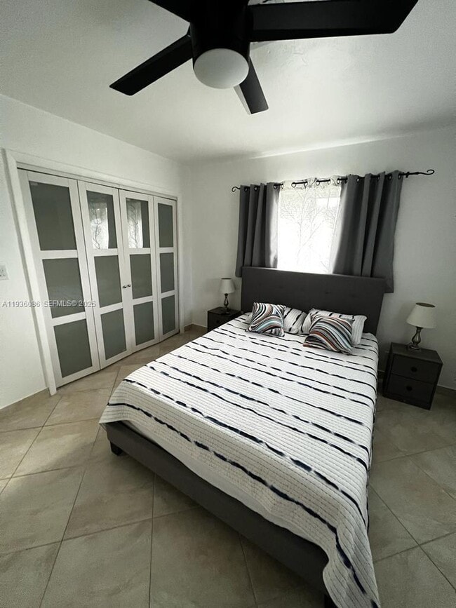 Building Photo - 3324 Lakeview Blvd