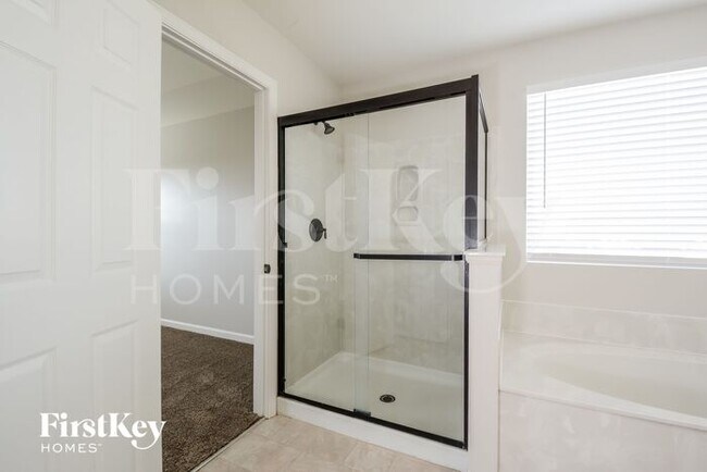 Building Photo - 3248 Charlestowne Crossing Dr