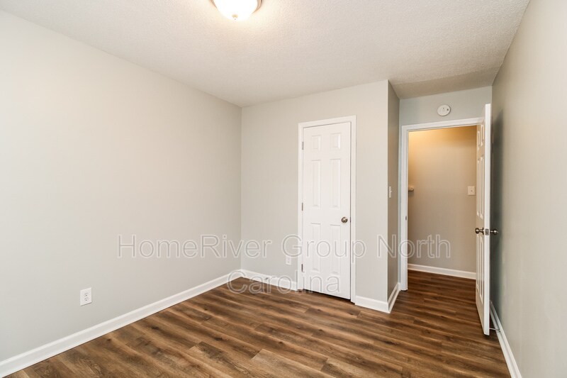 Building Photo - 4627 Lawndale Dr