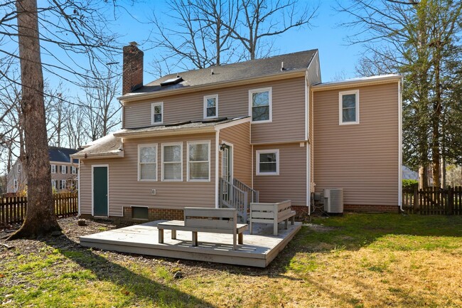 Building Photo - LOVELY 4 BEDROOM HOME IN MONACAN HILLS