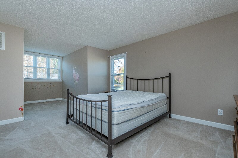 Building Photo - 101 St Charles Ct