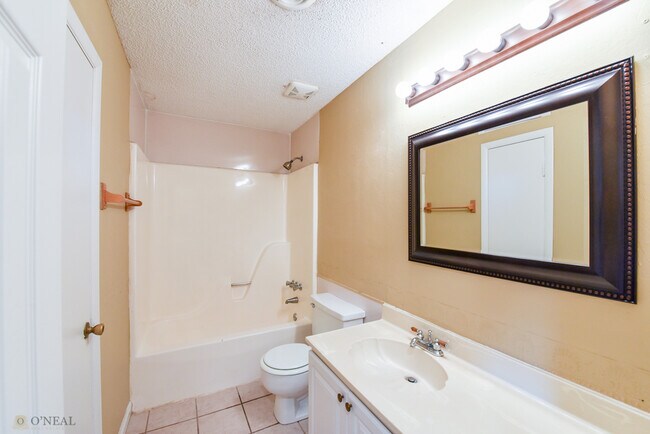 Building Photo - 102 Circle A S