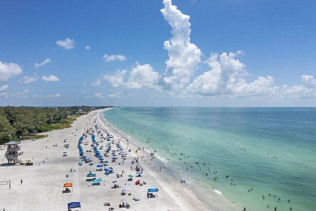 Building Photo - Monthly  FUN Furnished Bradenton, FL Rental VACA or Short term