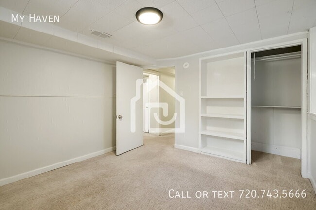 Building Photo - 1440 Ivanhoe St