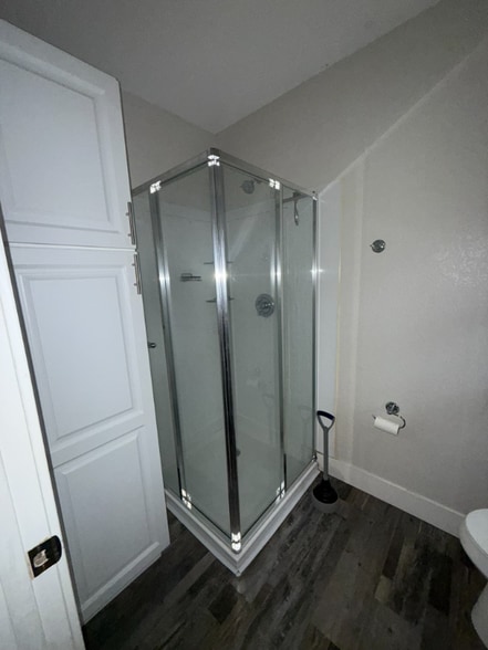 Building Photo - 2000 6th St