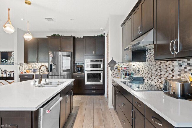 Building Photo - 5 br, 3 bath House - 1512 Bursera Ter