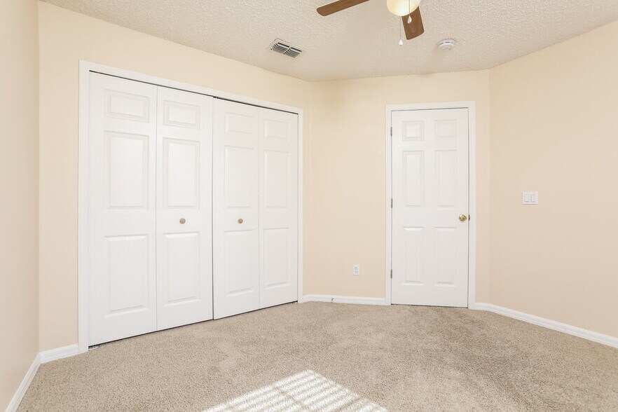 Building Photo - 882 Grand Sayan Loop