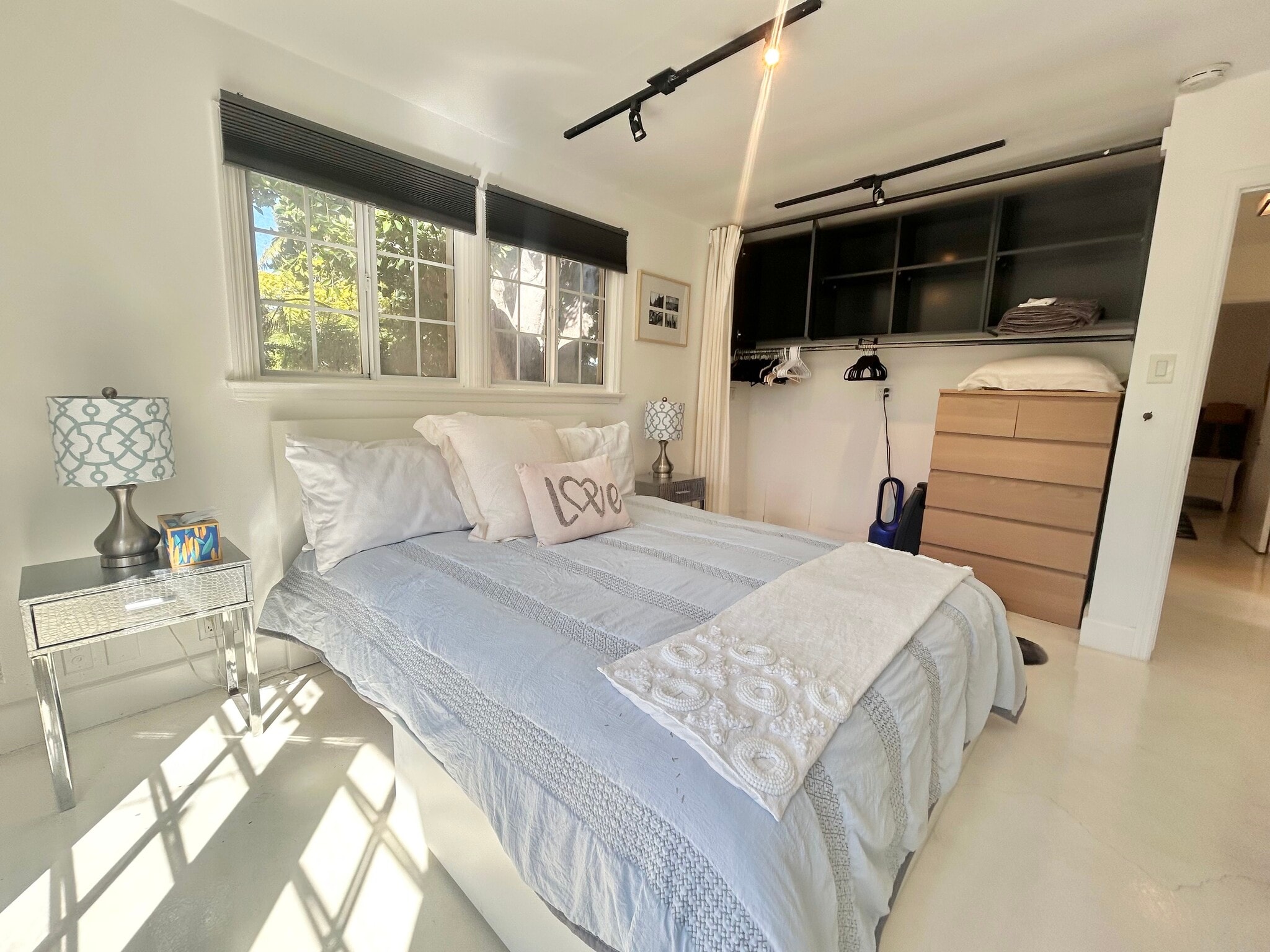 Building Photo - 1108 Electric Ave