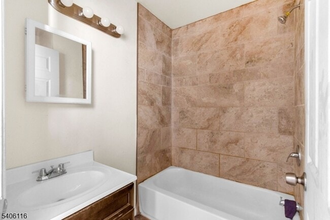 Building Photo - 3 May St