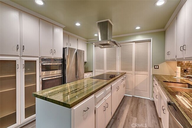 Building Photo - 3932 S Finisterre Dr