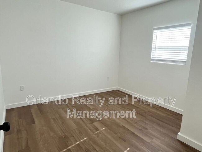 Building Photo - 1521 Nieuport Ln