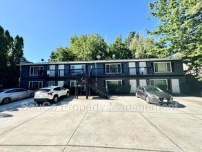 Building Photo - 5558 SW Beaverton Hillsdale Hwy