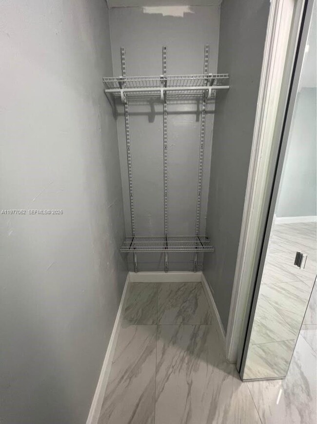 Building Photo - 18 Miami Gardens Rd