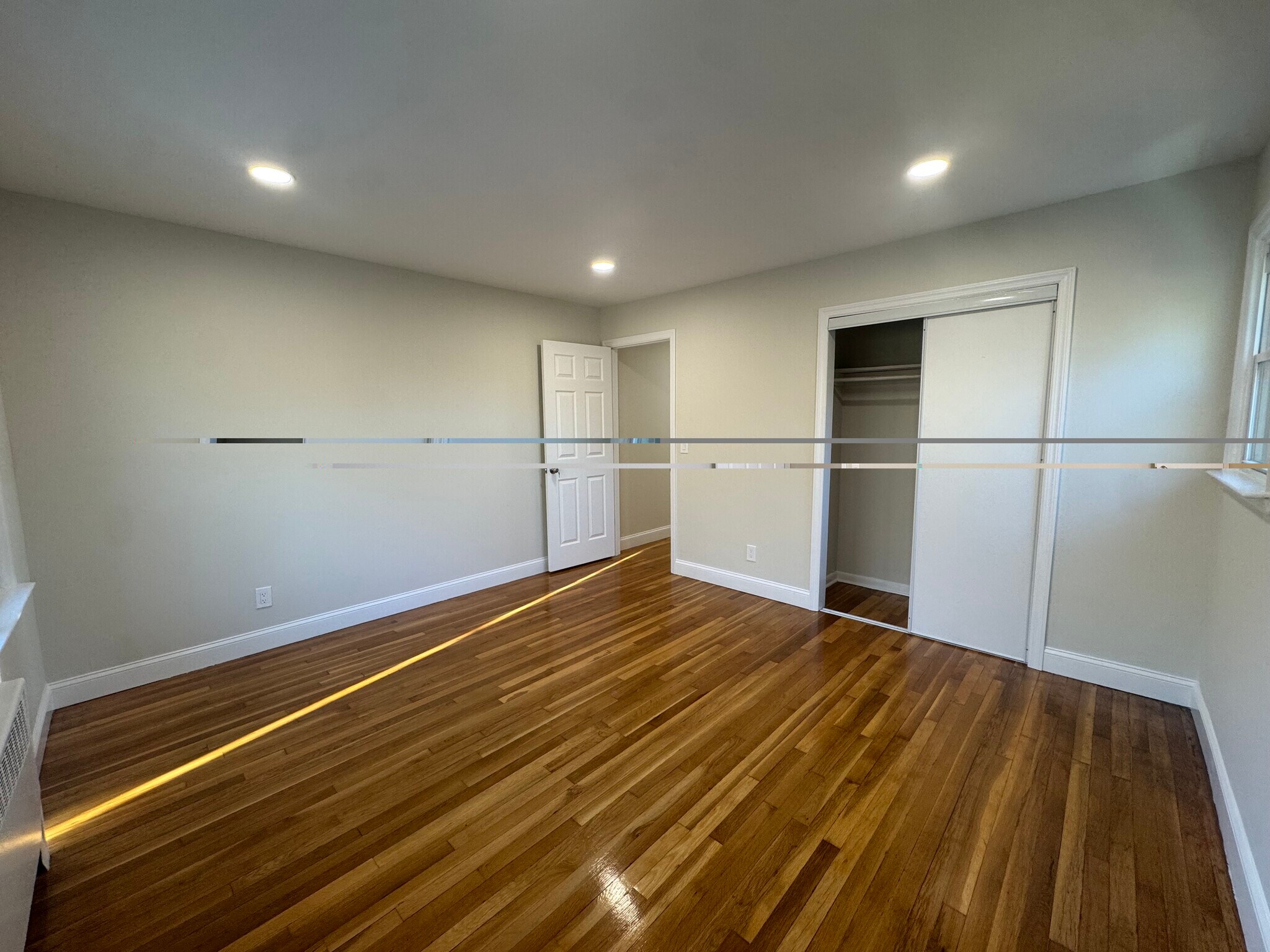 Building Photo - 646 Fairview Ave