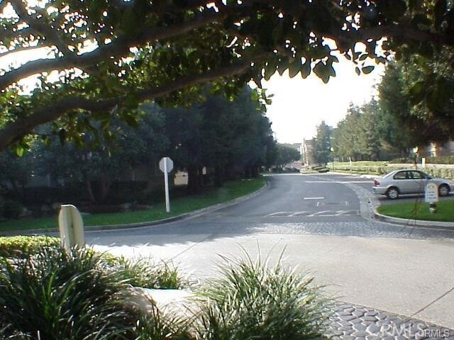 Building Photo - 2800 Plaza del Amo