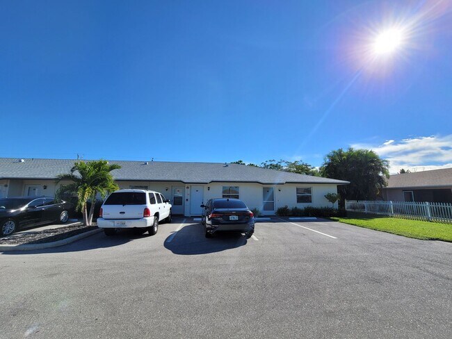 Building Photo - 4513 SW 8th Ct