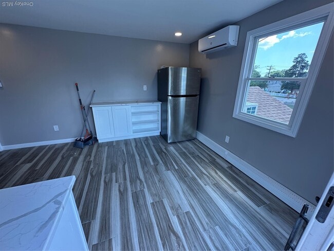 Building Photo - 15 Mida Ct